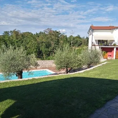 Semesterbostad Event Garden With Pool And Wine Cellar Sežana