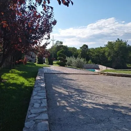 Event Garden With Pool And Wine Cellar Sežana