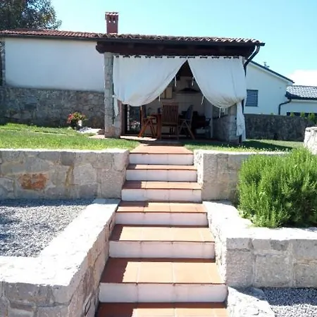 Event Garden With Pool And Wine Cellar Sežana