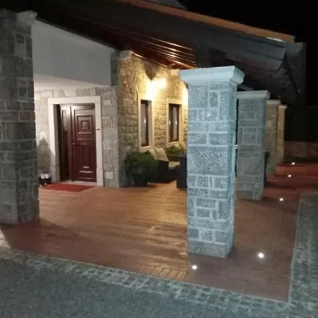 Event Garden With Pool And Wine Cellar Semesterbostad Sežana