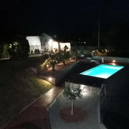Event Garden With Pool And Wine Cellar Semesterbostad Sežana